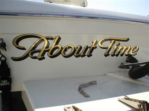 boat us lettering and graphics.